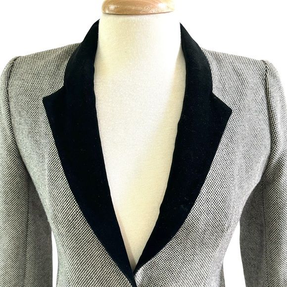 Vintage Women’s Wool Blend Sasson Blazer Jacket with Velvet Collar and trim - Picture 3 of 9